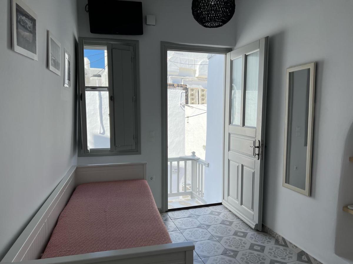 Traditional Myconian Studio In The Heart Of Chora Mykonos Town Bagian luar foto
