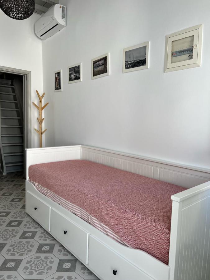 Traditional Myconian Studio In The Heart Of Chora Mykonos Town Bagian luar foto